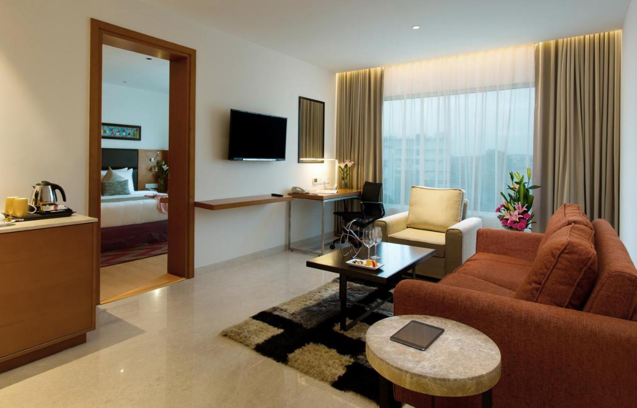 Mercure Hyderabad Kcp Banjara Hills, An Accor Hotel Zewnętrze zdjęcie Suite room at The Park, New Delhi