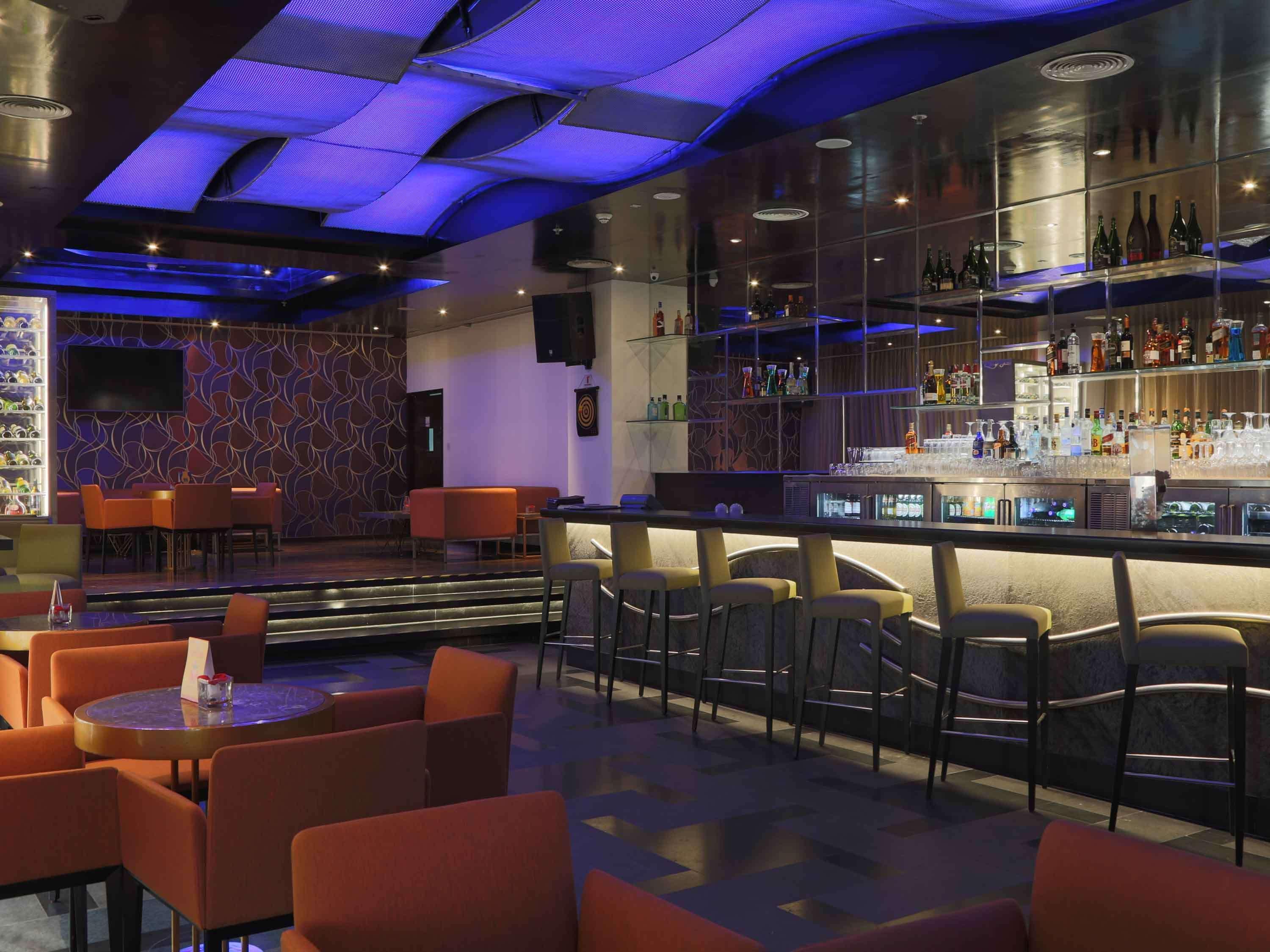 Mercure Hyderabad Kcp Banjara Hills, An Accor Hotel Zewnętrze zdjęcie The bar at the 101 bar