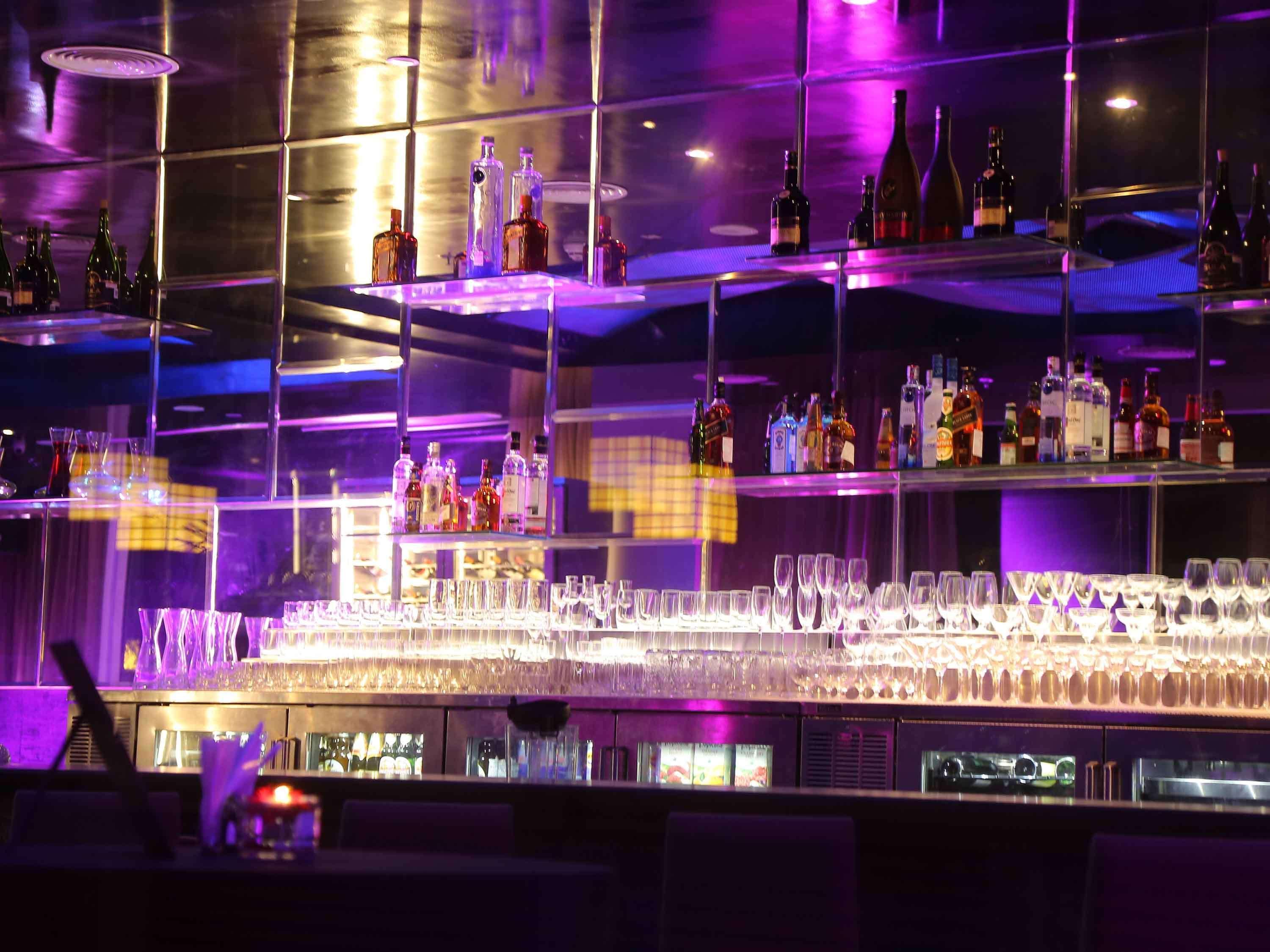 Mercure Hyderabad Kcp Banjara Hills, An Accor Hotel Zewnętrze zdjęcie The bar at the nightclub