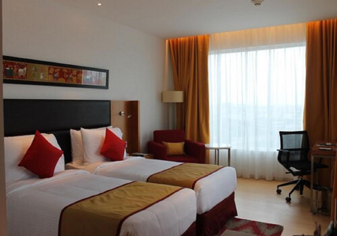 Mercure Hyderabad Kcp Banjara Hills, An Accor Hotel Zewnętrze zdjęcie