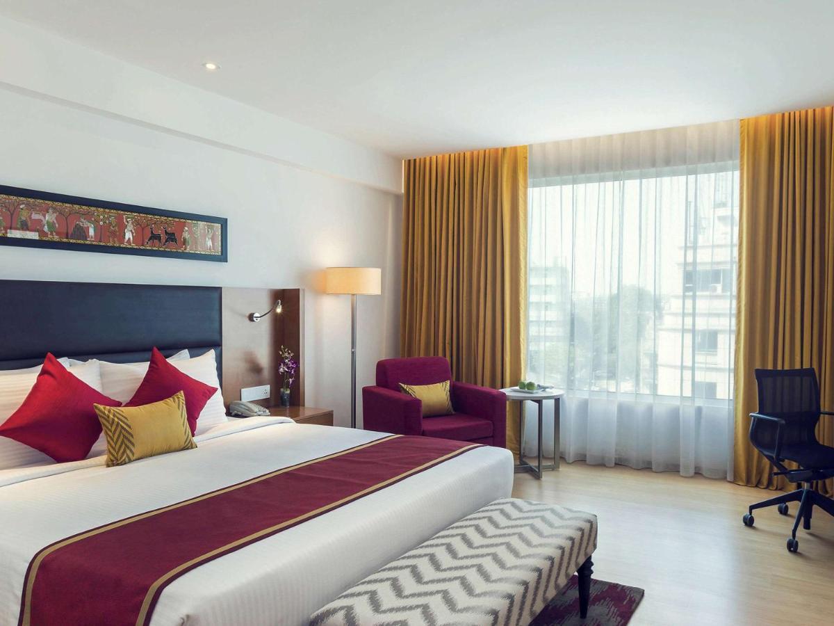 Mercure Hyderabad Kcp Banjara Hills, An Accor Hotel Zewnętrze zdjęcie A room at the hotel